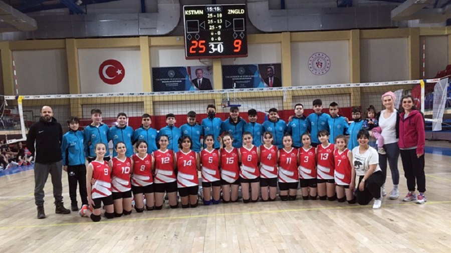 Voleybolcularımız, bölge finallerinde