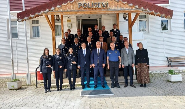 Vali Avni Çakır, rütbe terfi törenine katıldı;