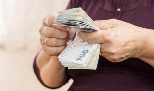 Emekliler için '4 bin lira ek zam' talebi