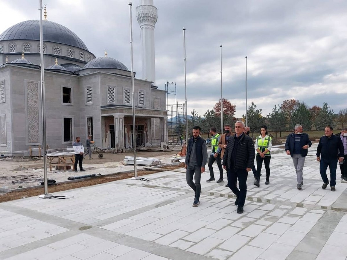 Vali Çakır'dan Hasan Demir Cami'nde inceleme;