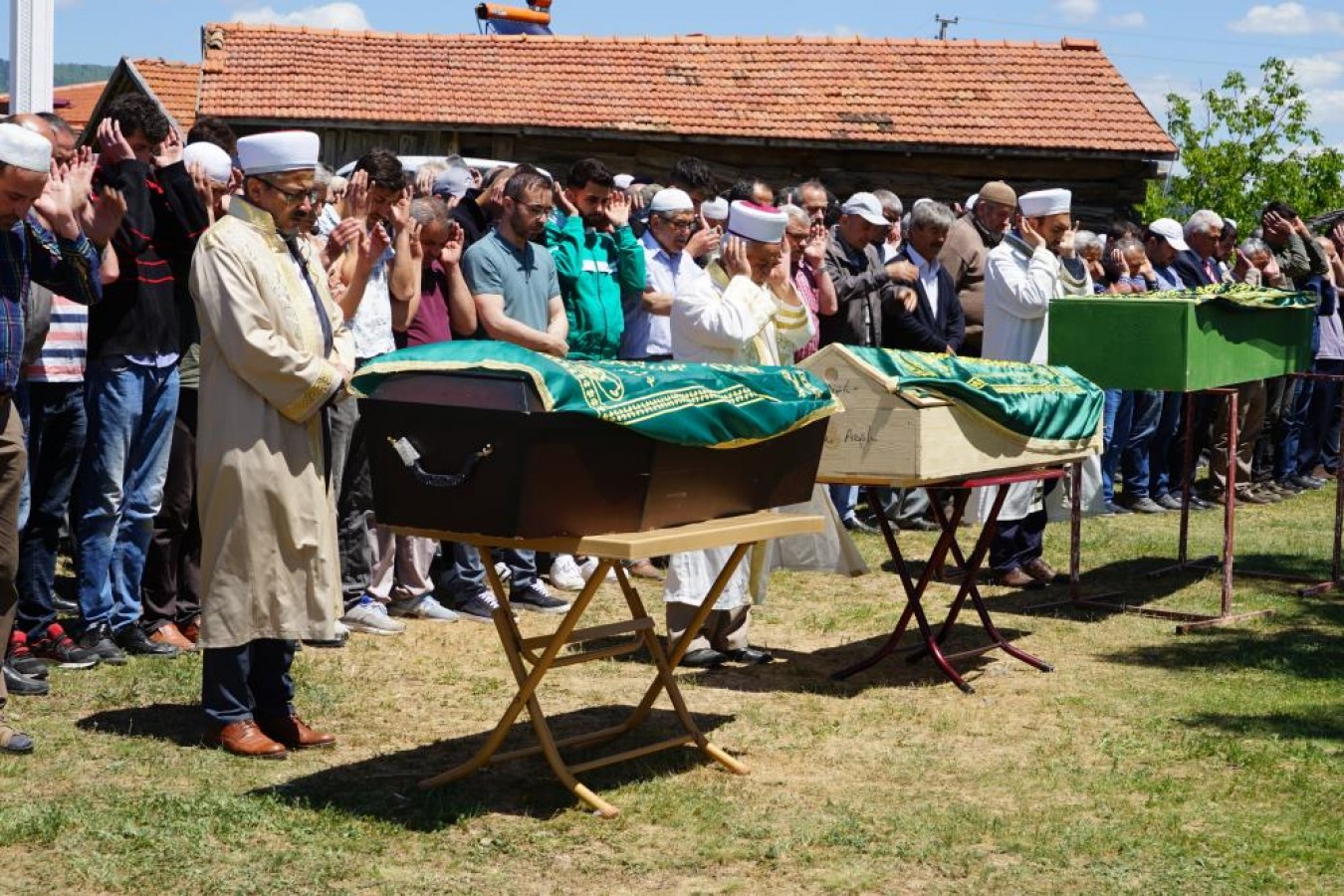 Babasının vasiyeti üzerine duyurdu: 'Alacağı olan beni bulsun';