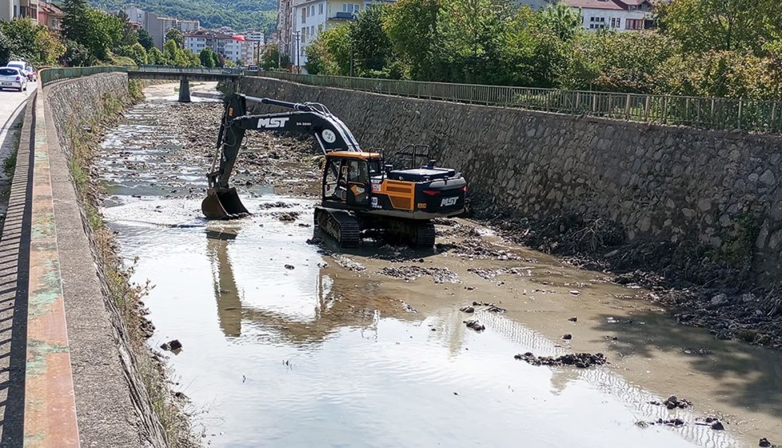 Cide'de ‘sel’ tedbirleri alınıyor;