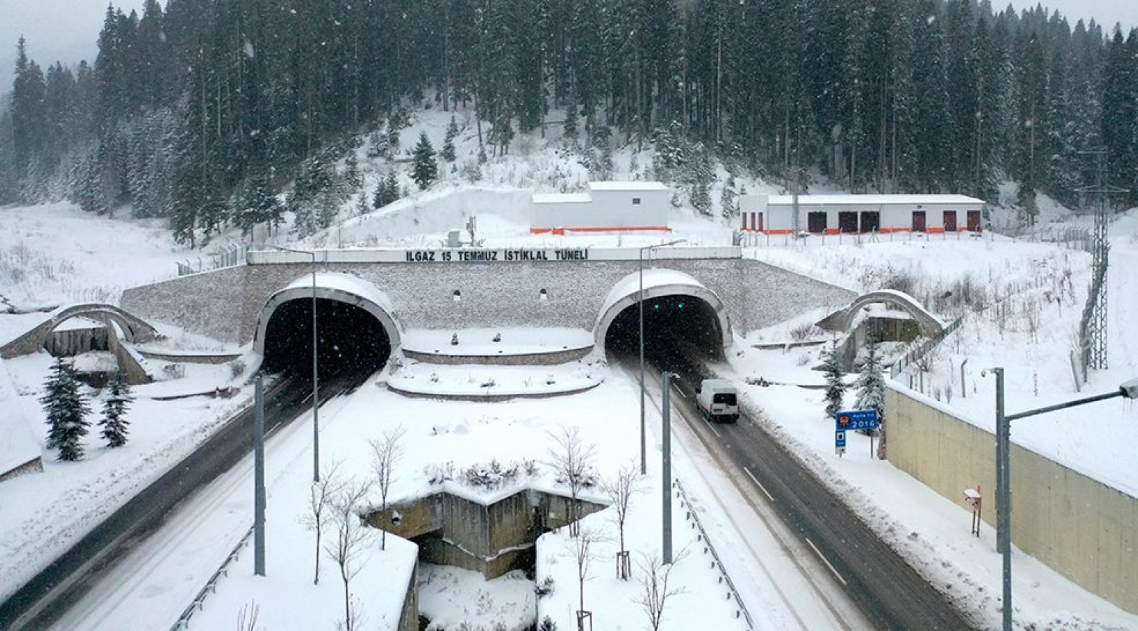 Ilgaz Dağı'nda yoğun kar etkili oluyor;