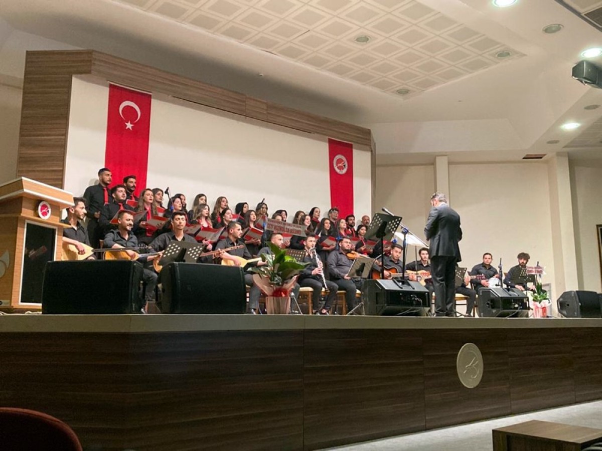 KÜ'de Türk Halk Müziği esintileri;