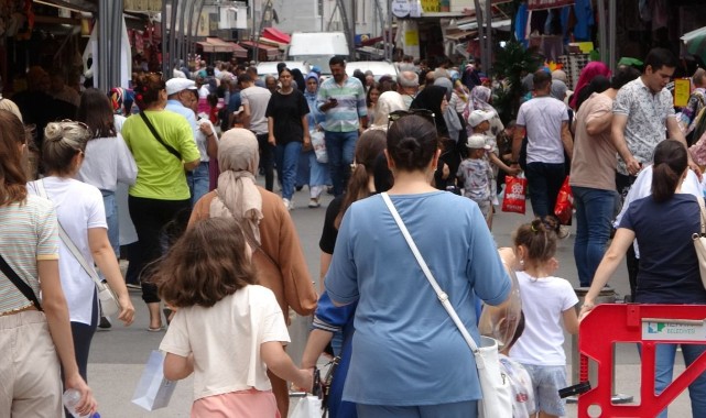 Bayram alışverişinin maliyeti ikiye katlandı;