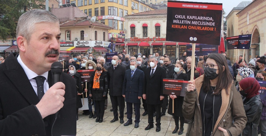 'Kabuk bağlayan yaralarımız kanıyor'