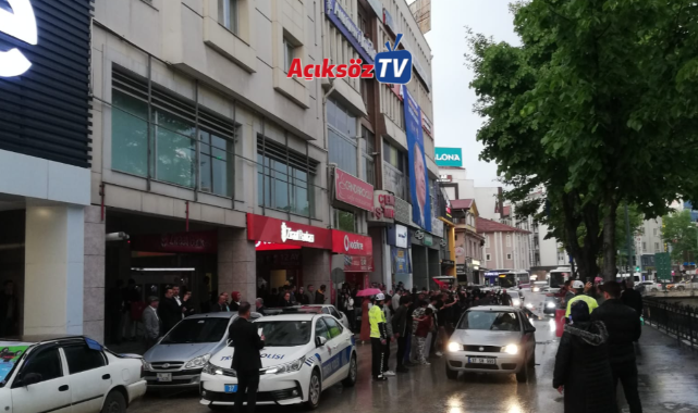 AK Parti Kastamonu İl Başkanlığı ve meydanda hareketlilik;