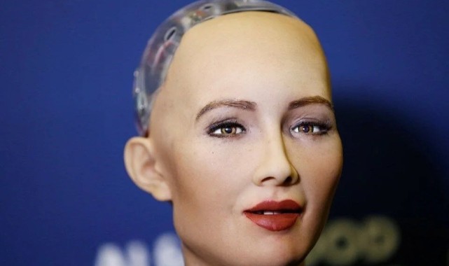 İnsansı robotlar neden kadın? Siri ve Google Asistan neden kadın?;
