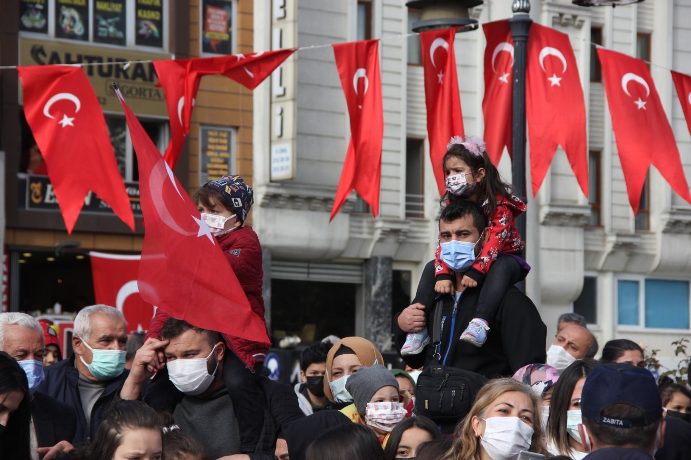 Anlayın artık, sığamıyoruz!