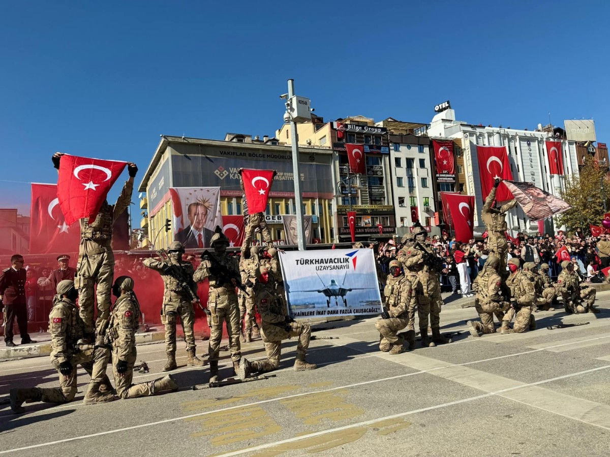 Kastamonu Komandoları TUSAŞ pankartı açtı!;