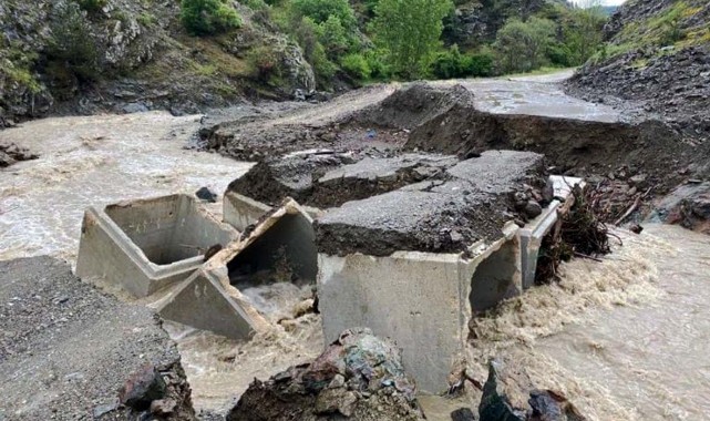 Selde zarar gören yol ve köprüler onarılıyor;